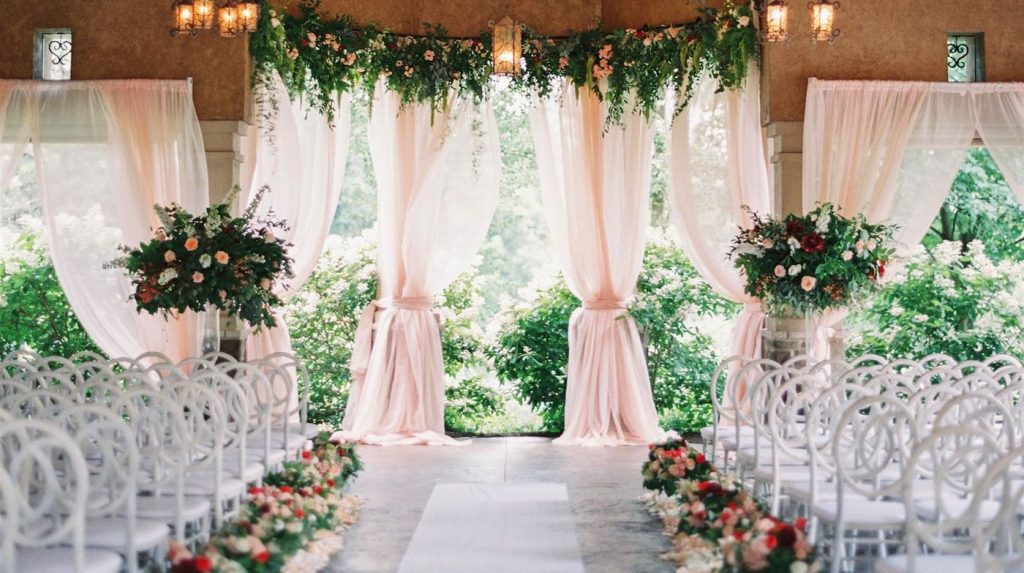 Things to Know Before You Hire a Wedding Planner